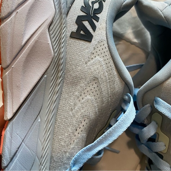 HOKA Arahi 6 size 9 B - Picture 2 of 16